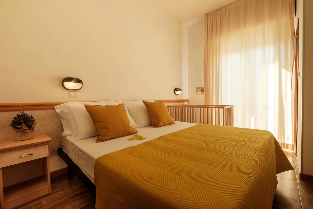 ***  Hotel Oceanic Римини Италия